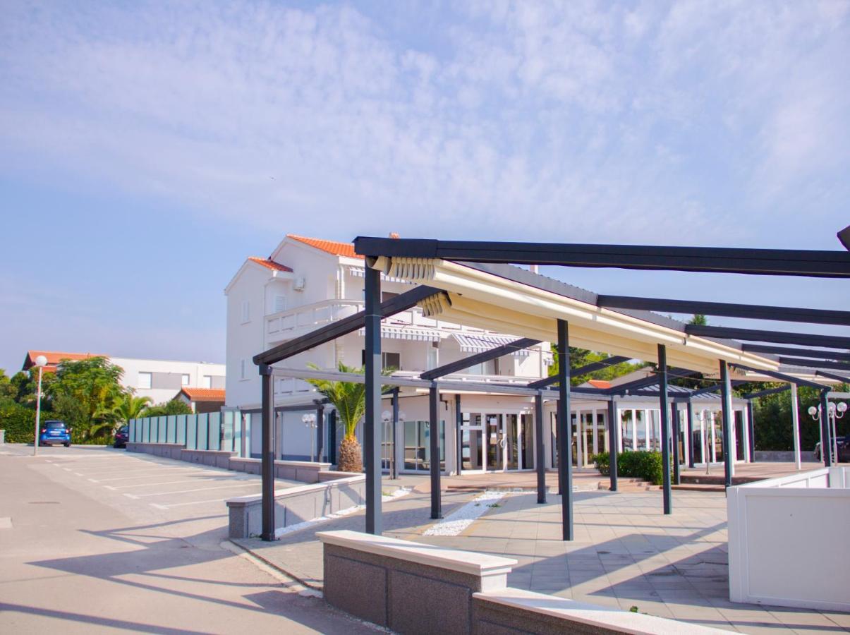 Apartments Paradiso Vir Exterior photo