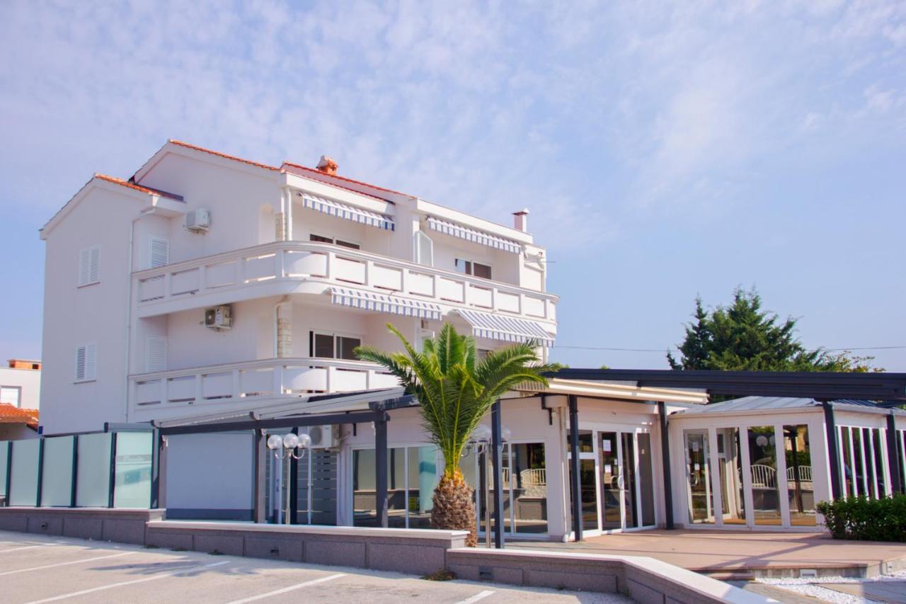 Apartments Paradiso Vir Exterior photo