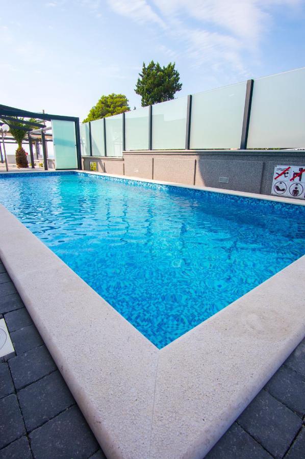 Apartments Paradiso Vir Exterior photo